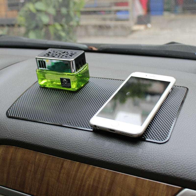 Premium Non-Slip Car Dashboard Mat - Large Mesh Pattern