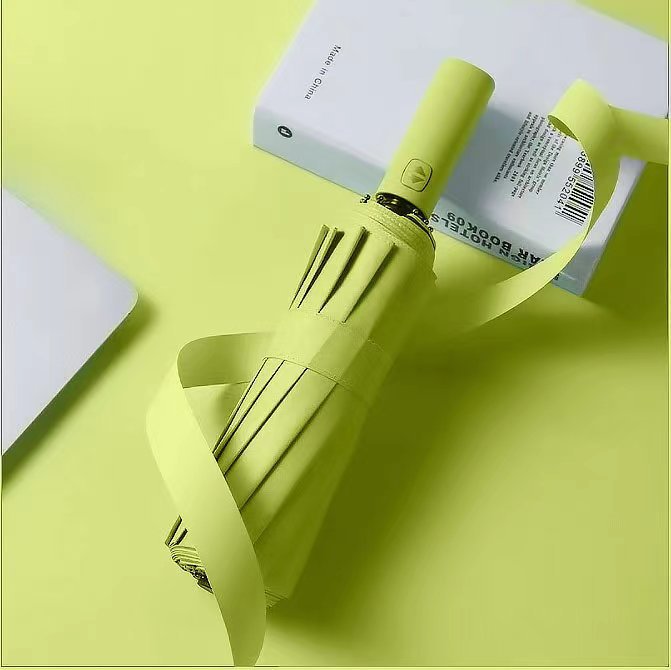 The fully automatic umbrella is suitable for both sunny and rainy days