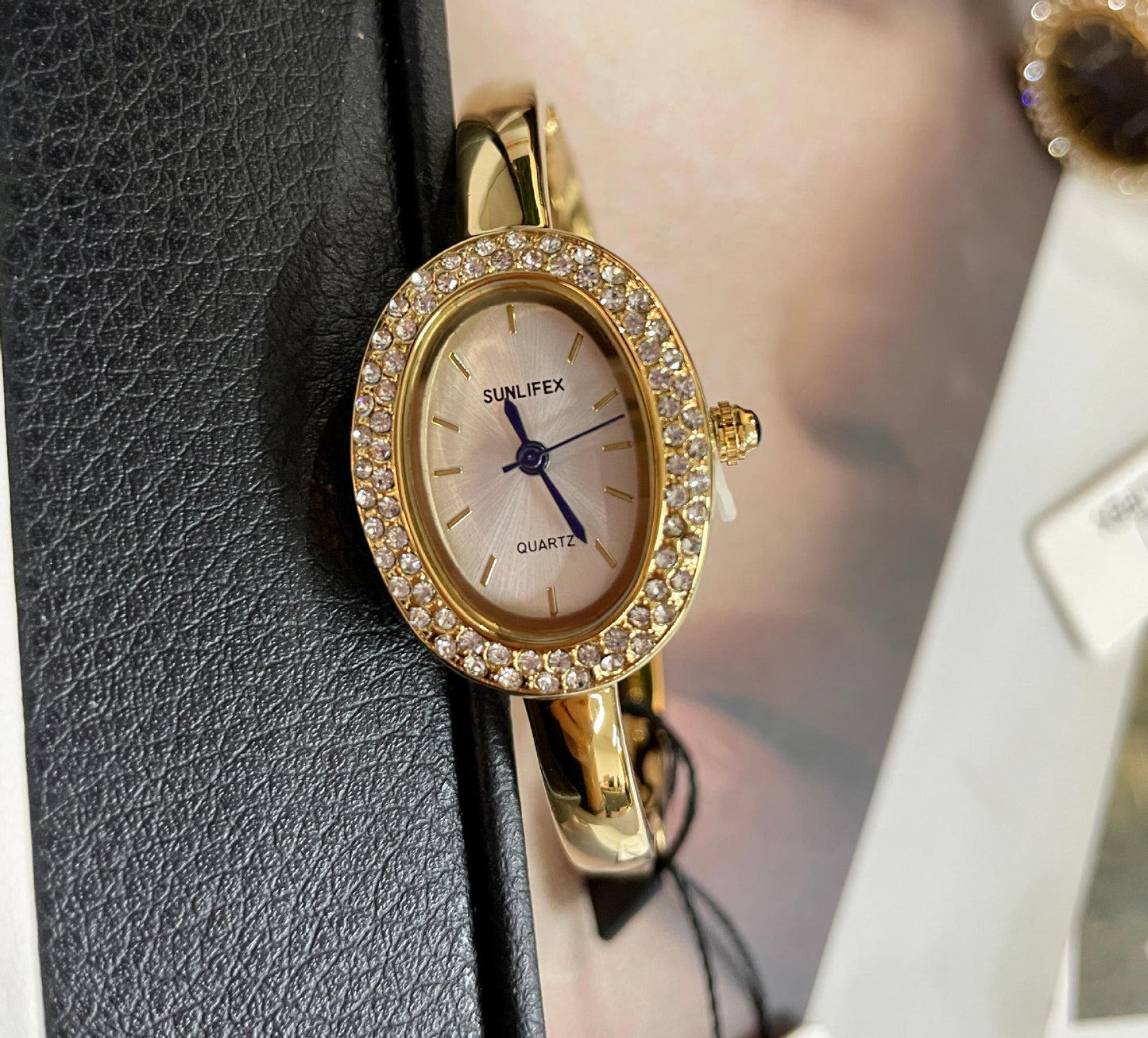 Lady's Rose Gold Diamond Bezel Luxury High-end Niche Design Oval Bracelet Watch